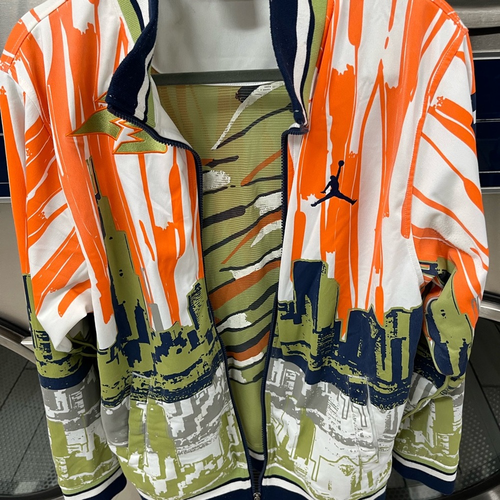 JORDAN  NIke Skyline Colorful Fully Mesh Lining Inside  Zip Up Jacket   SIZE L